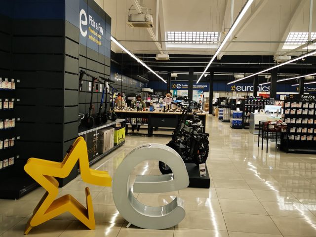 Nova Euronics chiude i negozi di Seregno (Mb) e di via Solari a Milano