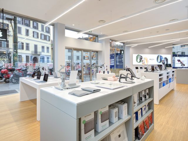 R-Store apre un nuovo negozio a Milano