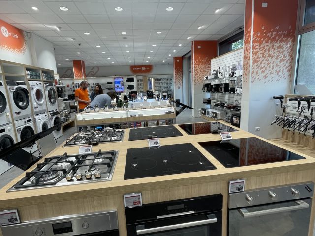 Apre in Lombardia il primo Expert Link di Arosio Luce