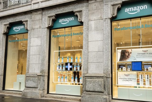 Amazon apre il suo primo negozio fisico in Italia