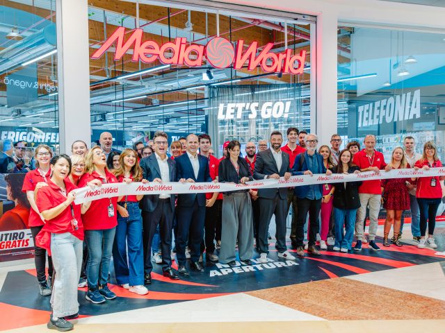 MediaWorld apre a Pavia nel cc Carrefour